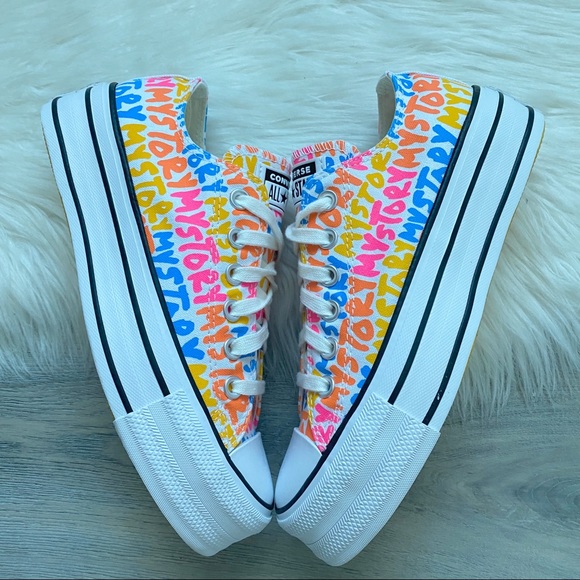 NWT Converse Chuck Taylor All Star Women’s Shoes - Picture 4 of 9